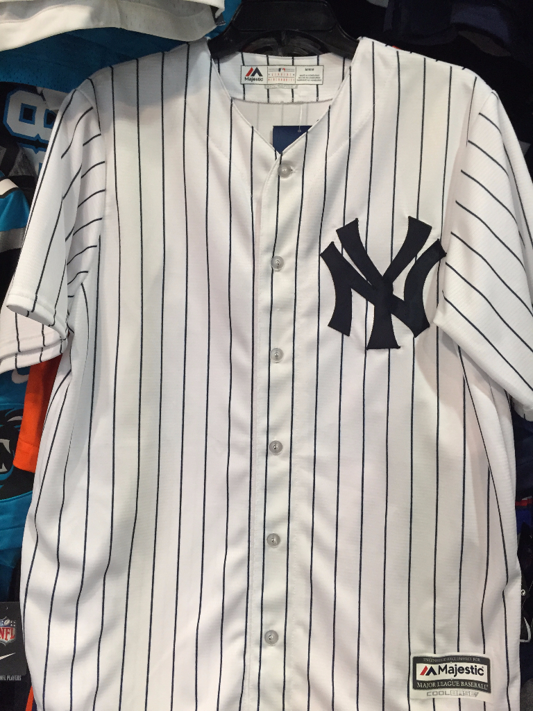 NEW YORK YANKESS MLB MAJESTIC SHIRT L. BOYS Other Shirts
